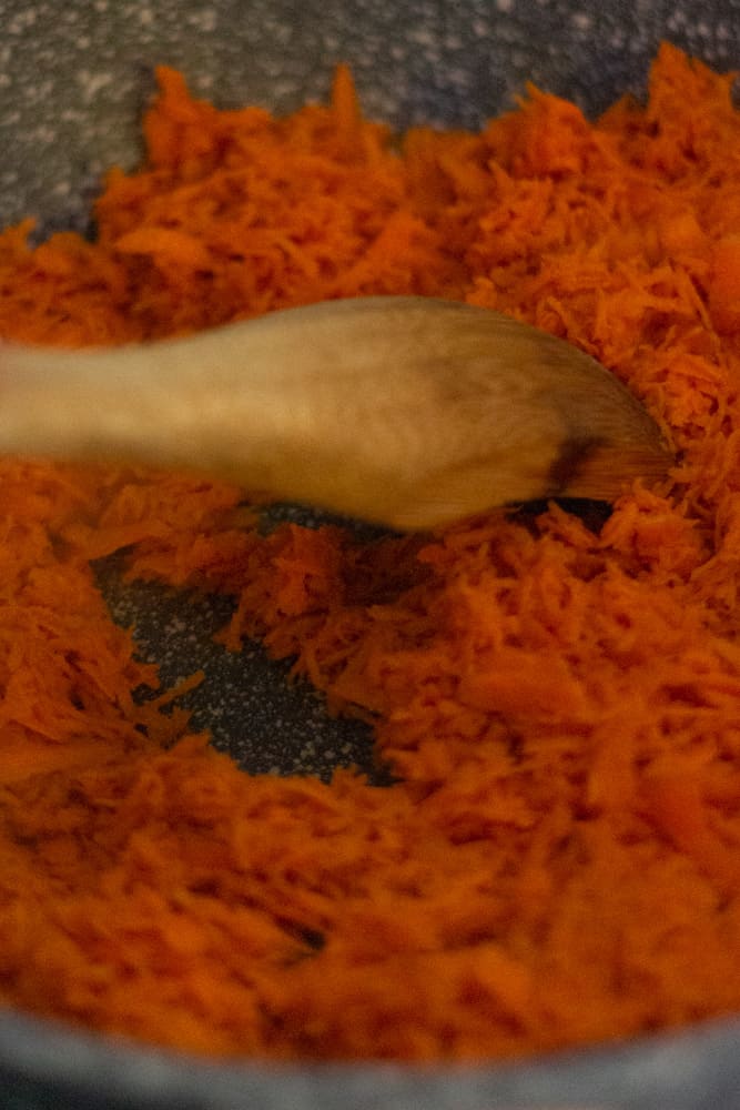 vegan Turkish carrot dip-carrots sautee