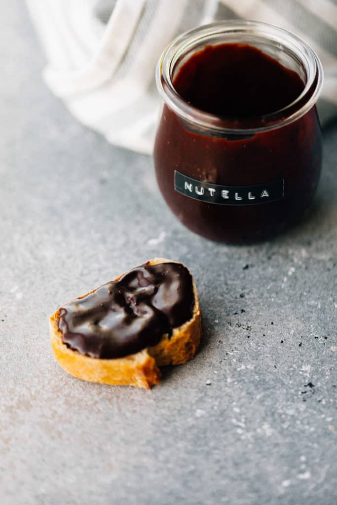 Discover how to make Vegan Nutella with dates with two delicious recipes: creamy or thick! Plant-based chocolate hazelnut spread is very easy and quick to make using only a few ingredients. Video with step-by-step instructions included.