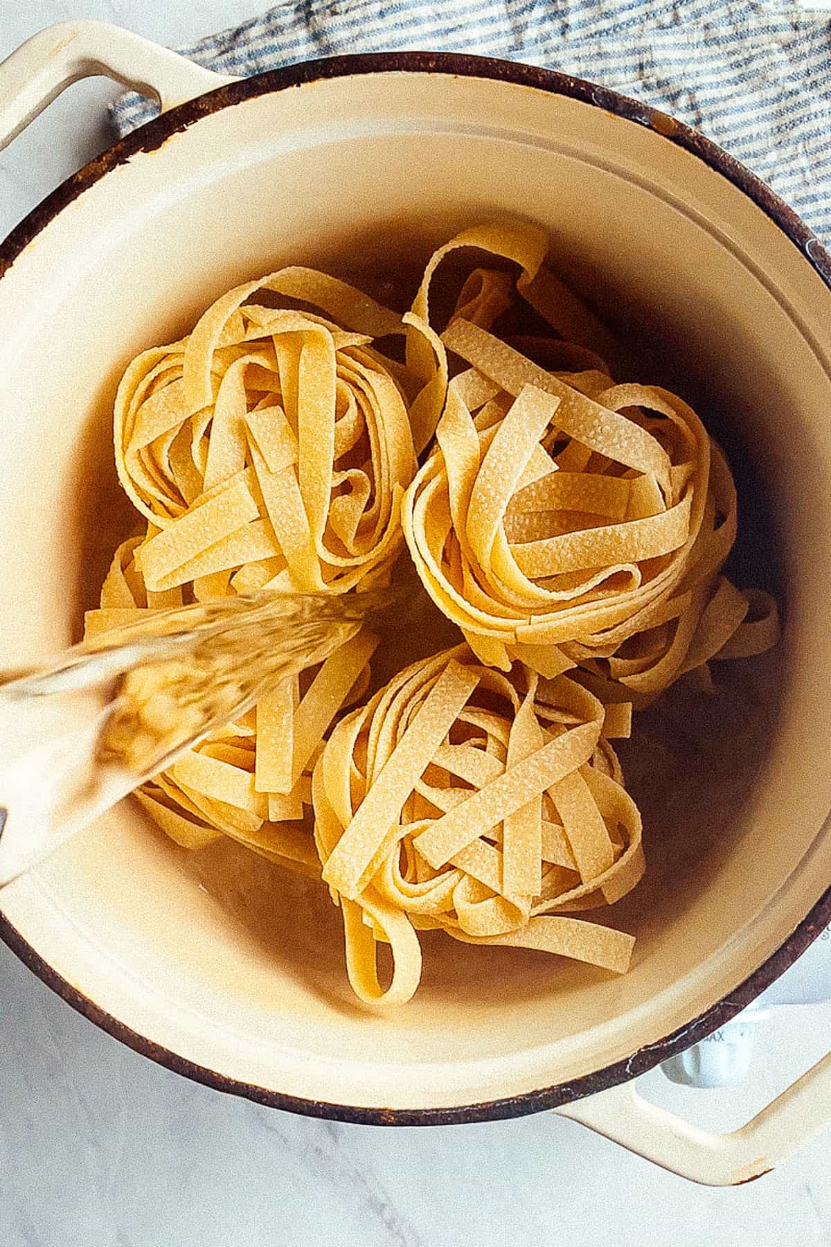 boiling bronze die pasta